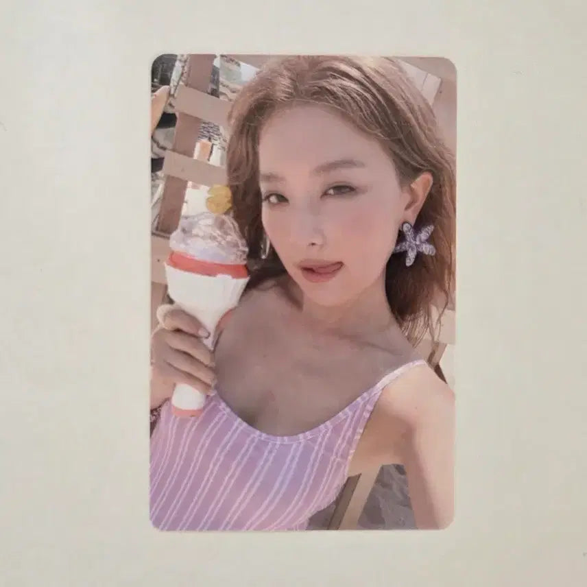 [BUNJANG] Red Velvet Seulgi Newanbong Photocard / 레드벨벳 슬기 포카 뉴만봉 응원봉 포카