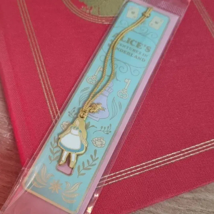 [BUNJANG] Disney Alice in Wonderland Beaded Lamp &amp; Metal Bookmark Set / 알라딘 이상한 나라의 앨리스 구슬 램프 금속 책갈피