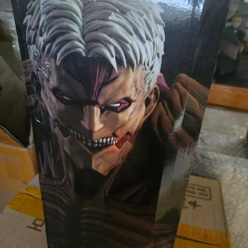 [BUNJANG] Attack on Titan Ichiban Kuji Figure: Armored Titan (A Prize) &amp; Jaw Titan (B Prize) / 최저가 진격의거인제일복권 갑옷거인A상턱거인B상