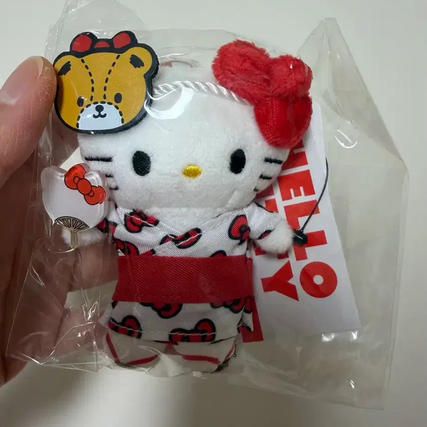 [BUNJANG] Mpercent Kitty Fan Mascot Keyring / 미퍼센트 키티부채 마스코트 키링