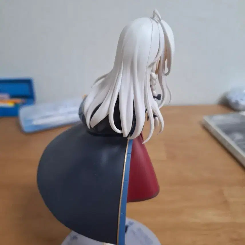 [BUNJANG]  Elaina Figure / 일레이나 피규어