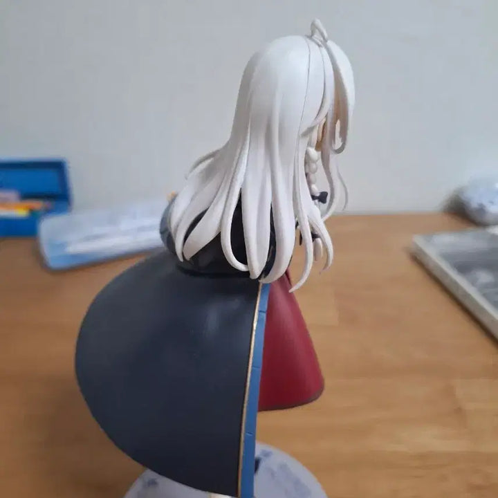 [BUNJANG]  Elaina Figure / 일레이나 피규어