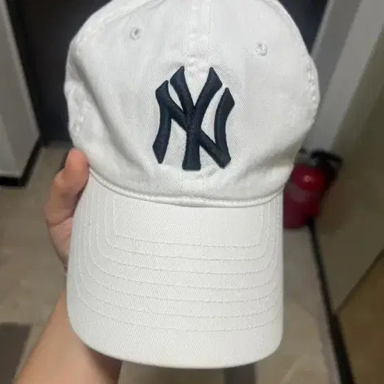 [BUNJANG] New Era White Cap / 카리나 모자
