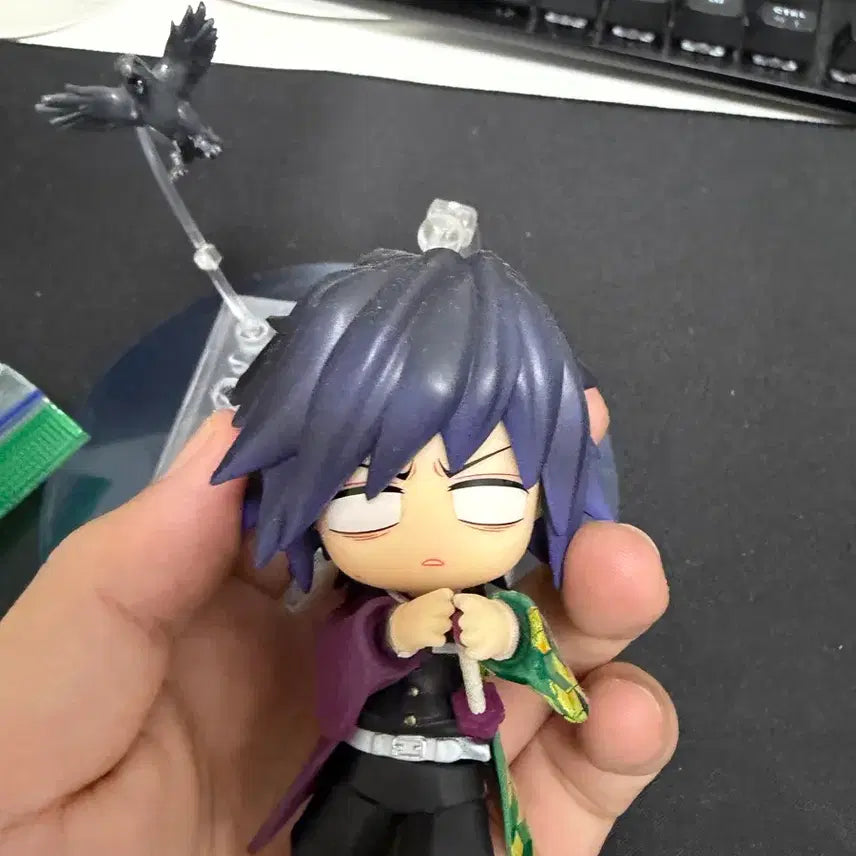 [BUNJANG] Demon Slayer Giyu Tomioka Figure (Damaged Blade) / 귀멸의 칼날 토미오카 기유 피규어 칼날부분 파손