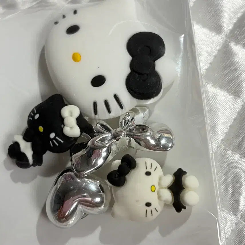 [BUNJANG] Black Kitty Crocs Jibbitz Set / 블랙키티 크록스 지비츠