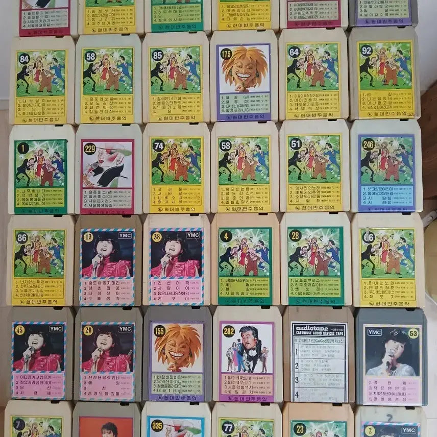 [BUNJANG] Korean Retro 8-Track Tape Collection (48 Tapes) / 근대사 추억의 한국가요 8트랙테이프 48개