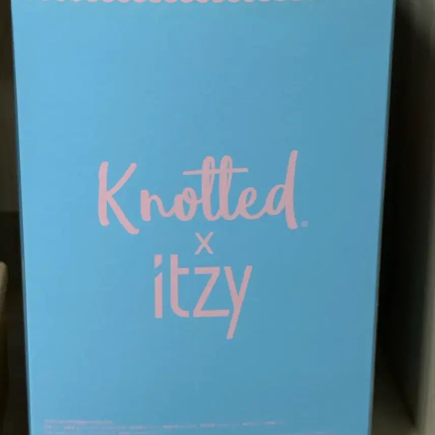 [BUNJANG] Itzy 2023 Fanmeeting Knotted Bear Plush (Pink) - Sealed / (미개봉) Itzy 있지 2023 팬미팅 노티드 곰인형 핑크