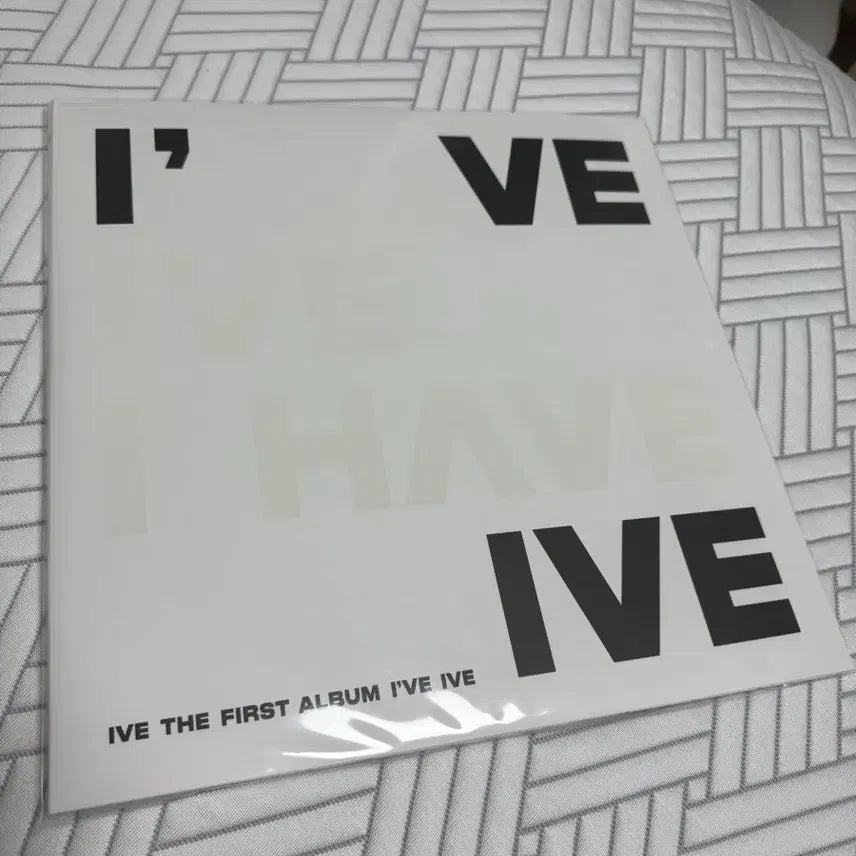 [BUNJANG] IVE IVE LP (Opened) / 아이브 ive lp 개봉반