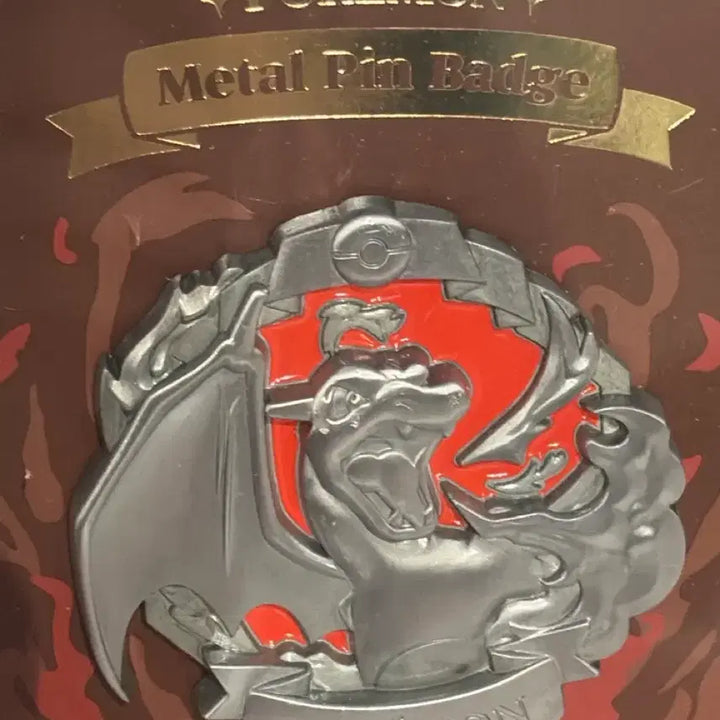 [BUNJANG] Pokemon Charizard Eternal Antique Metal Pin Badge / 리자몽 메탈 핀뱃지 포켓몬 스토어 ETERNAL ANTIQUE METAL