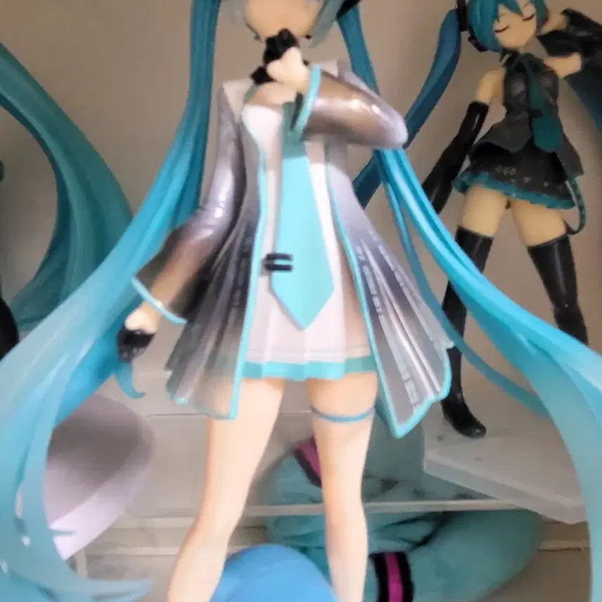 [BUNJANG] Vocaloid Hatsune Miku Figure / 보컬로이드 하츠네 미쿠 피규어
