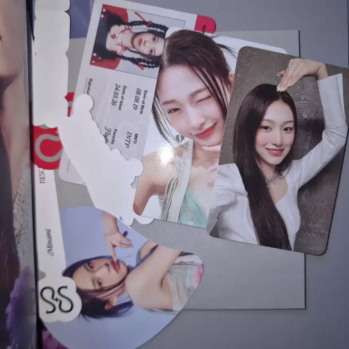 [BUNJANG] Re:Scene Single Album Vol. 1 Signed Album Version 1 / 리센느 Re:Scene 싱글 1집 앨범 친필 싸인 앨범 버전 1