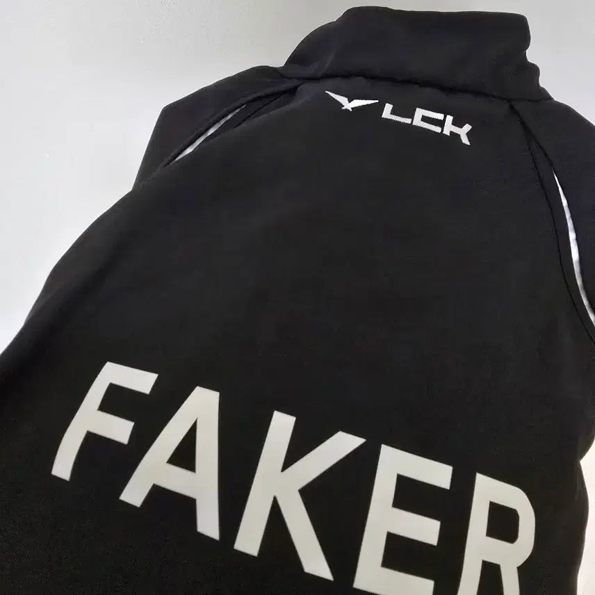 [BUNJANG] T1 2026 Esports Uniform Jacket XL Faker Marked Unworn / 2026 티원 T1 유니폼 자켓 XL 페이커 마킹 미착용