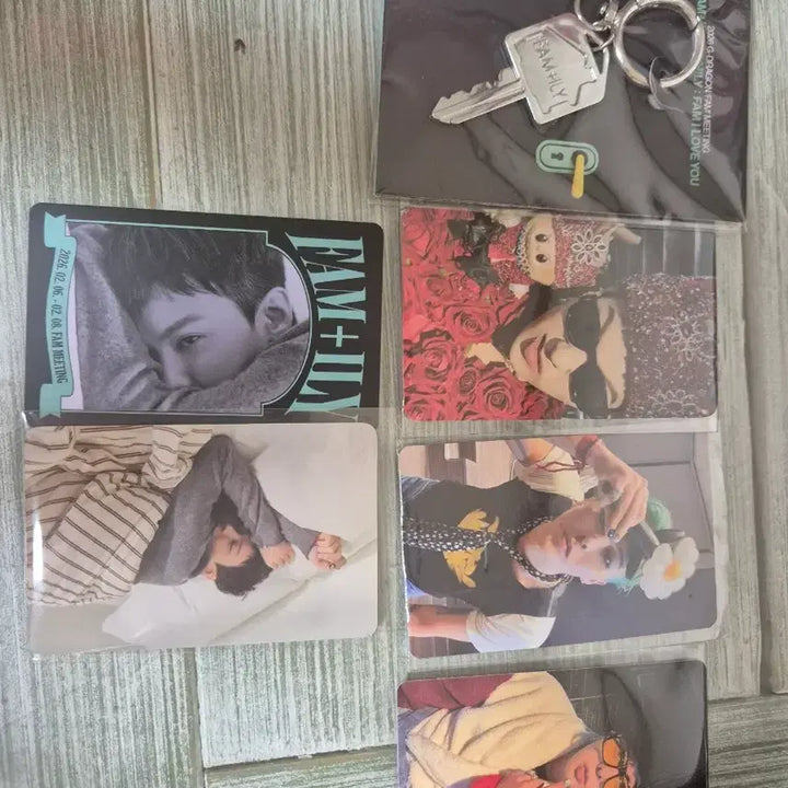 [BUNJANG] G-Dragon Daisy Bong &amp; Goods Bundle Set / 급처)지디 데이지봉&amp;굿즈들 일괄판매