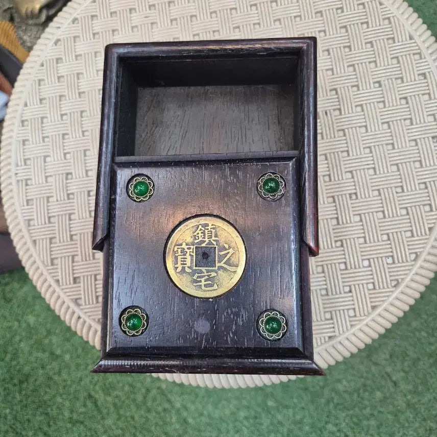 [BUNJANG] Exquisite Wooden Box with Jade and Coin Decoration / 고급 나무상자