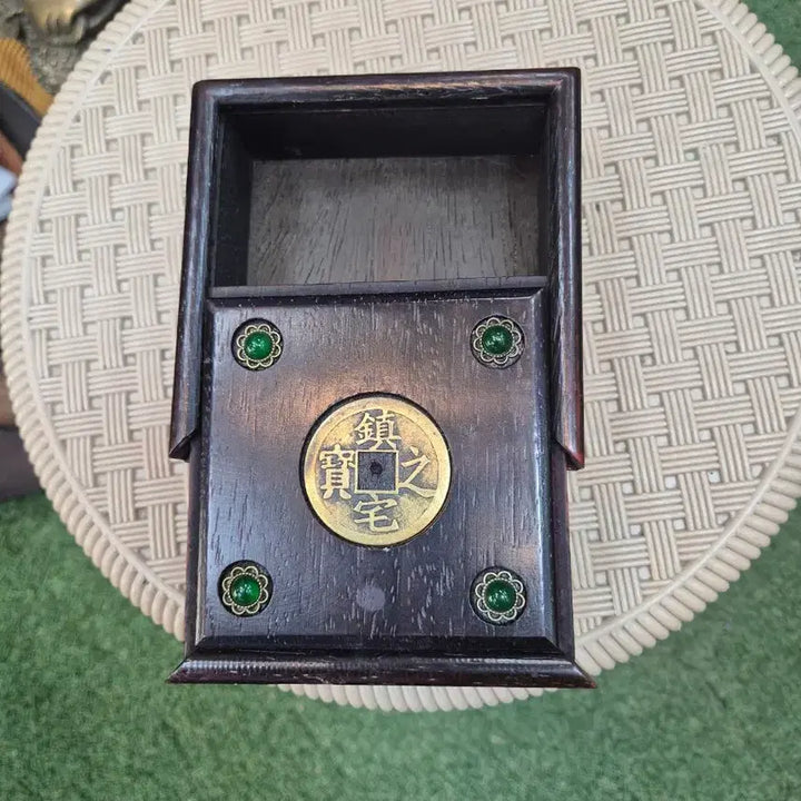 [BUNJANG] Exquisite Wooden Box with Jade and Coin Decoration / 고급 나무상자