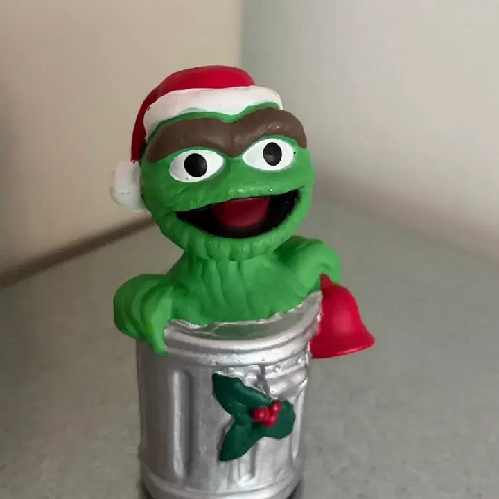 [BUNJANG] Sesame Street Oscar Figure / 세서미 스트리트 오스카 피규어