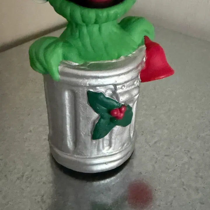 [BUNJANG] Sesame Street Oscar Figure / 세서미 스트리트 오스카 피규어