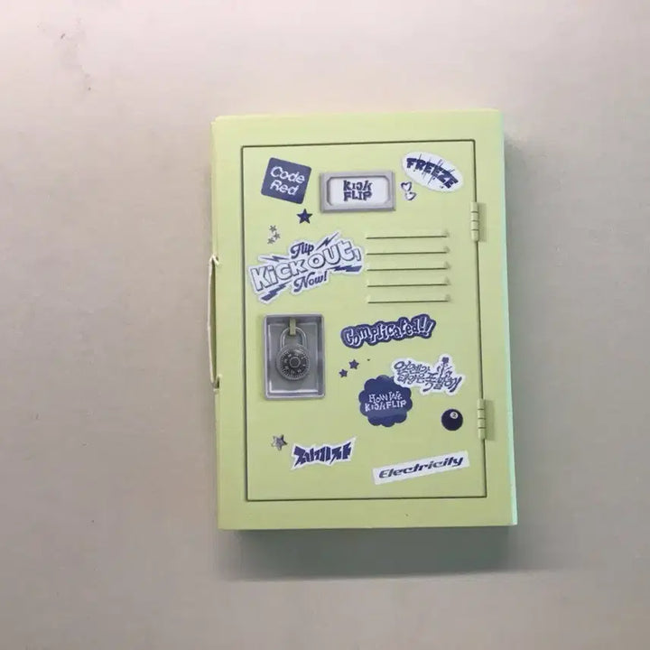[BUNJANG] Kickflip Kick Out Flip Now Classroom Cabinet Version / 킥플립 Kick out, flip now 클래스룸 캐비닛 버전