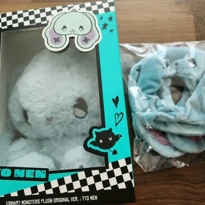 [BUNJANG] Tyoen Doll &amp; Lightstick Cover Bundle Set / 툐낸 인형, 응원봉 커버