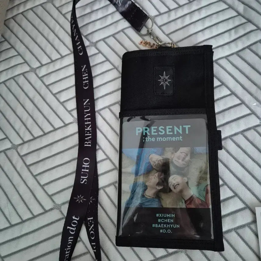 [BUNJANG] EXO Member Photo Leather Wallet with Necklace Strap / EXO 지갑