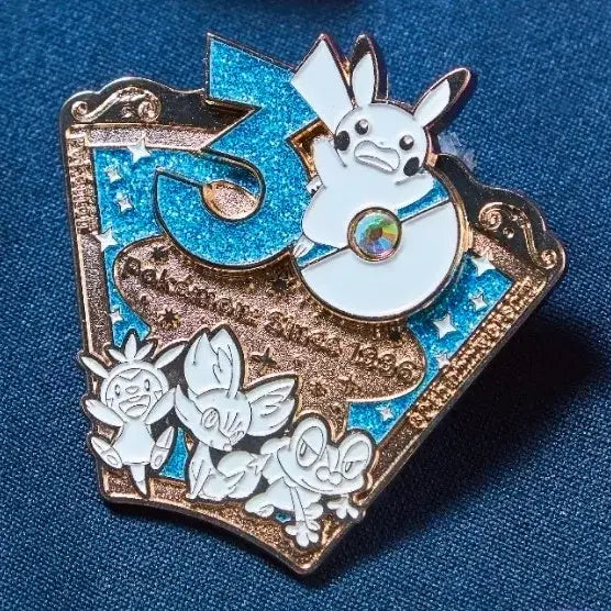 [BUNJANG] Pokemon Store 30th Anniversary Badge (August Release) / 포켓몬 스토어 온라인 30주년 기념 뱃지 8월