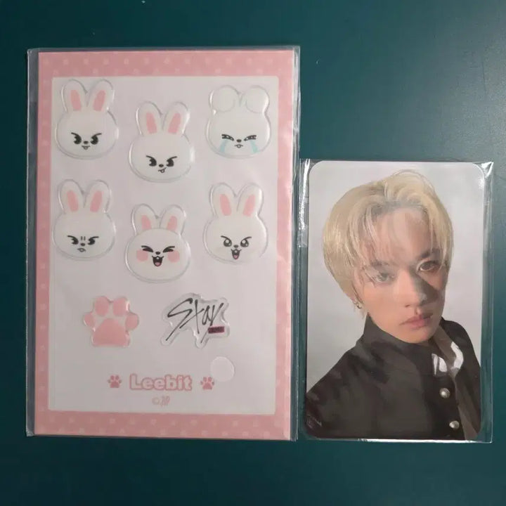 [BUNJANG] Stray Kids Lee Know Japan Kuji Photocard &amp; Sticker Bundle Set / 리노 일본 쿠지 포카 스티커 일괄