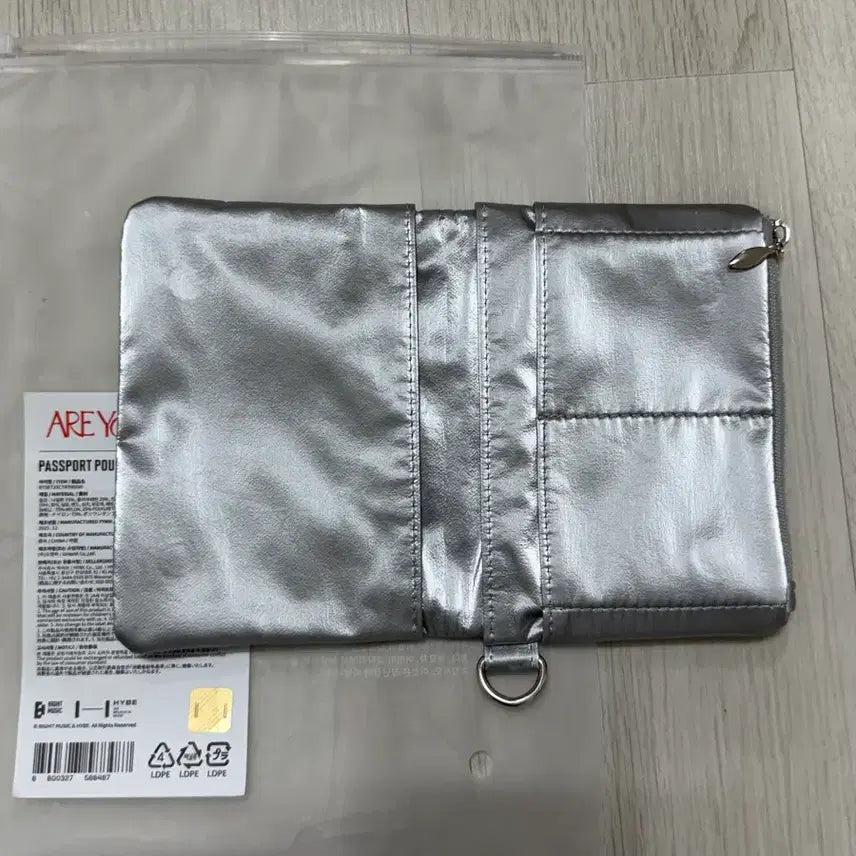 [BUNJANG] BTS Jimin Jungkook Official Passport Case / [B02] BTS 지민 정국 이게 맞아 공식 굿즈 여권 케이스