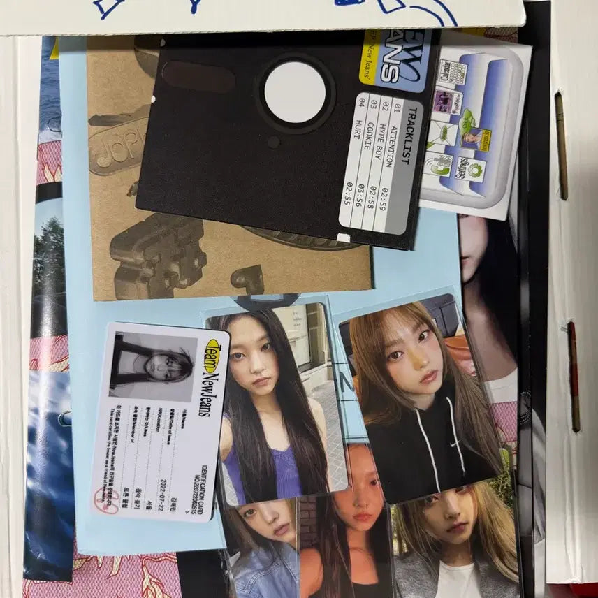 [BUNJANG] NewJeans Haerin Bluebook / 뉴진스 해린 블루북