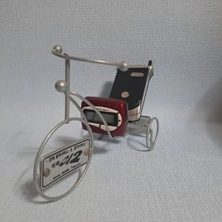 [BUNJANG] Vintage 90s Paging Device &amp; Mobile Phone Memorabilia Display / 삐삐 012 * 이동전화 011 [ 희귀수집품 ] 레트로 통신자료