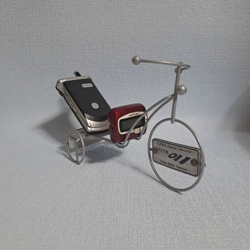[BUNJANG] Vintage 90s Paging Device &amp; Mobile Phone Memorabilia Display / 삐삐 012 * 이동전화 011 [ 희귀수집품 ] 레트로 통신자료