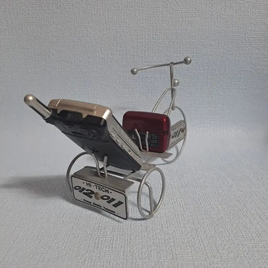 [BUNJANG] Vintage 90s Paging Device &amp; Mobile Phone Memorabilia Display / 삐삐 012 * 이동전화 011 [ 희귀수집품 ] 레트로 통신자료
