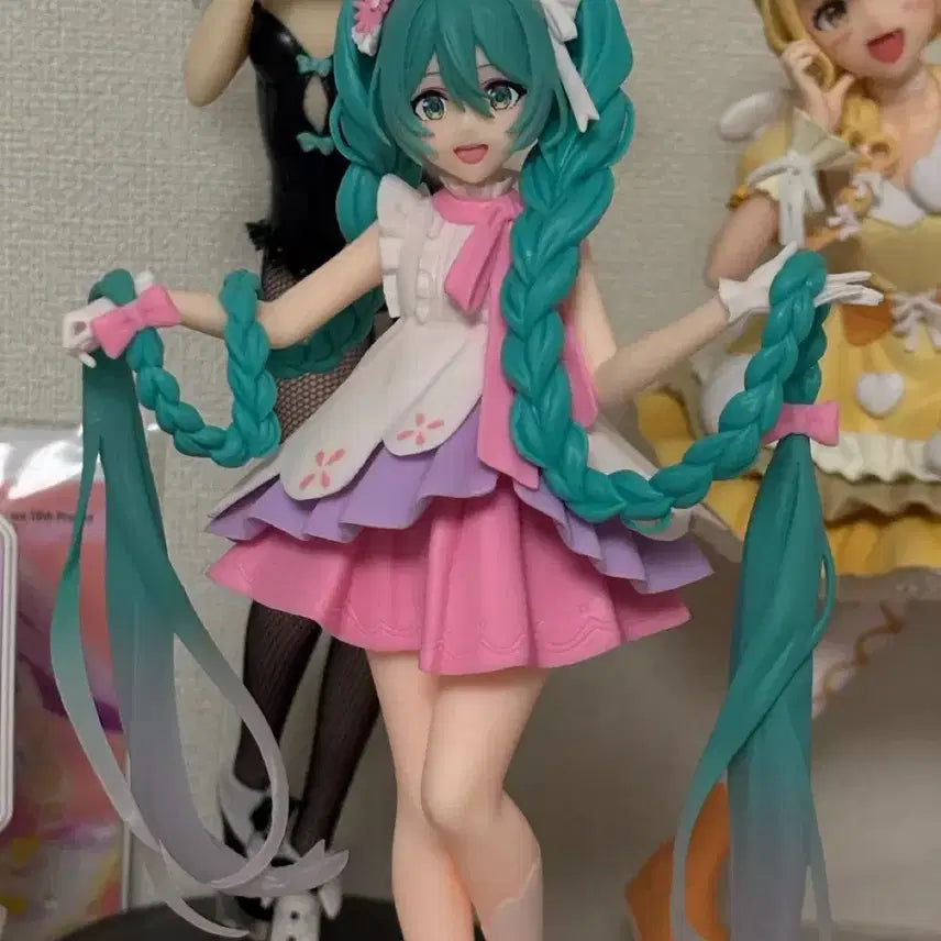 [BUNJANG] Hatsune Miku Wonderland Rapunzel Figure / 하츠네미쿠 원더랜드 라푼젤 피규어 미소녀