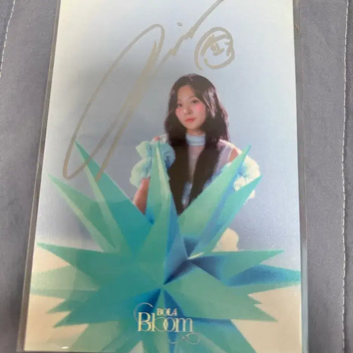 [BUNJANG] BOL4 BLOOM Signed Poster / 볼빨간사춘기 BLOOM 싸인 포스터