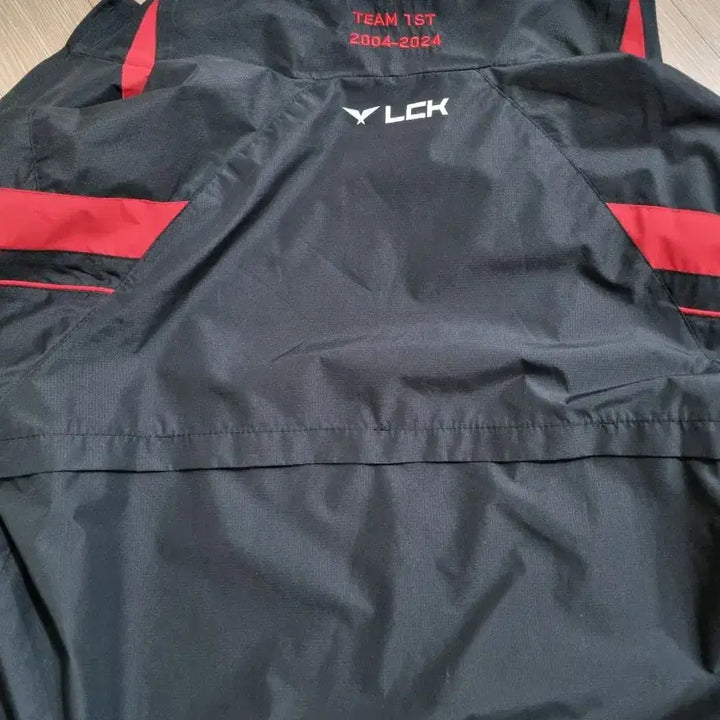 [BUNJANG] T1 2024 Season No Marking Jacket Jersey Uniform / 티원T1 2024시즌 노마킹 M사이즈 자켓 져지 유니폼 양도