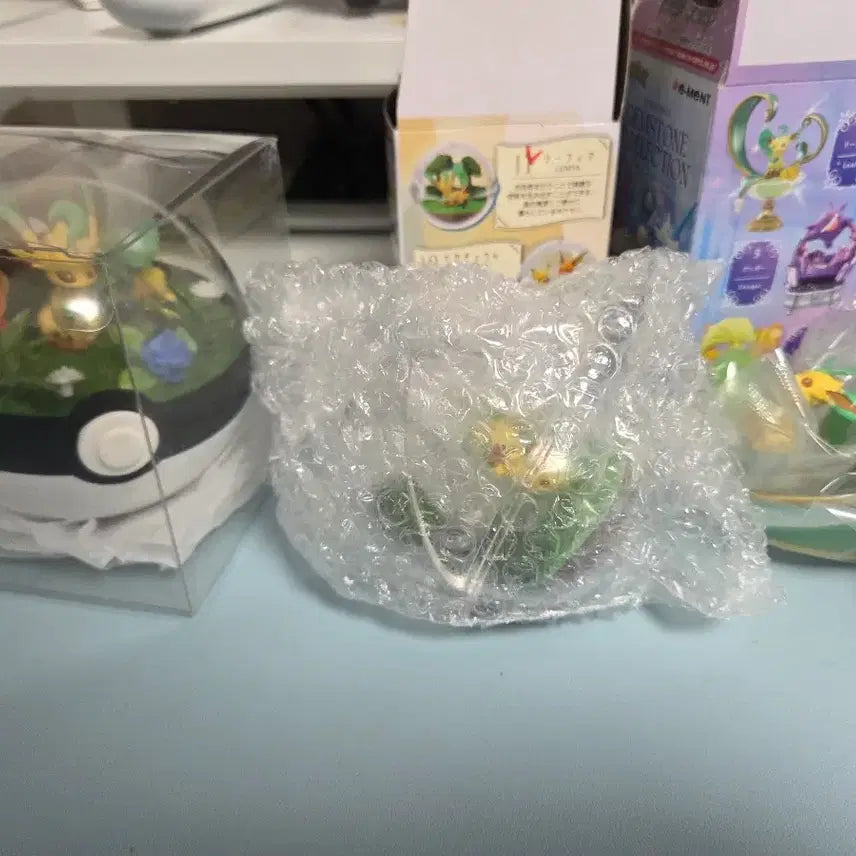 [BUNJANG] Pokemon Terrarium Gemstone Collection Set Figure / 포켓몬 리멘트 리피아 테라리움, 젬스톤 컬렉션 2종 일괄 가챠 피규어