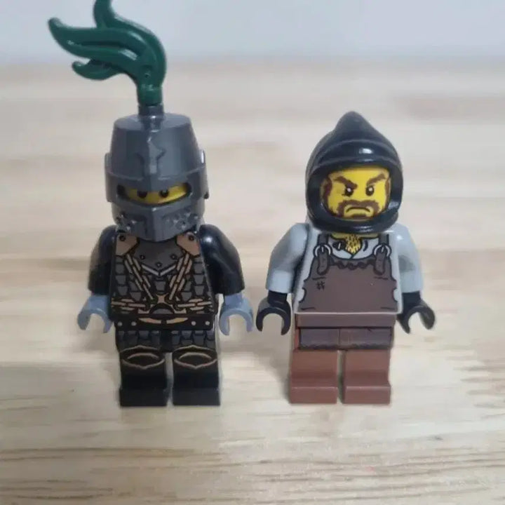 [BUNJANG] LEGO Kingdoms Blacksmith &amp; Dragon Knight Minifigures Set 6918 / 레고 킹덤 6918 대장장이,드래곤기사 미니피규어