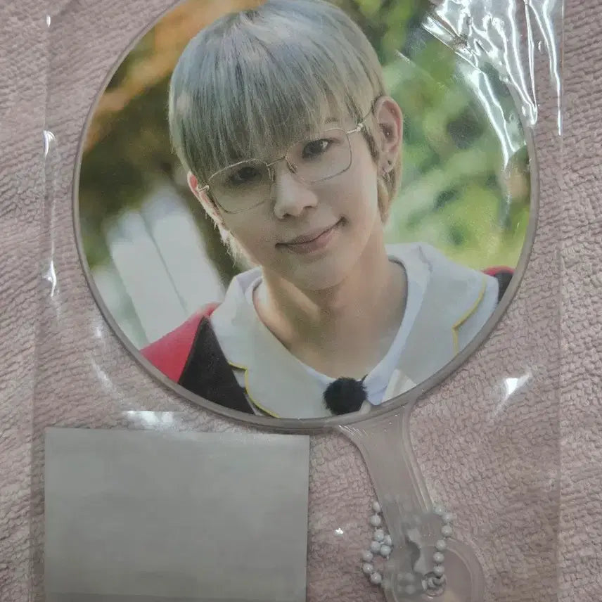 [BUNJANG] CRAVITY Shotaro Mini Uchiwa / 보스라이즈 쇼타로 미니 우치와