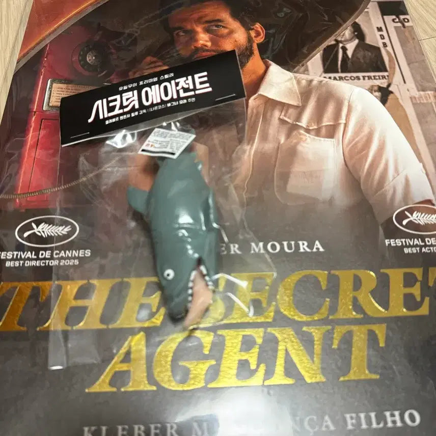 [BUNJANG] Secret Agent Poster + Shark (Sealed) / 시크릿 에이전트 포스터 + 상어 미개봉