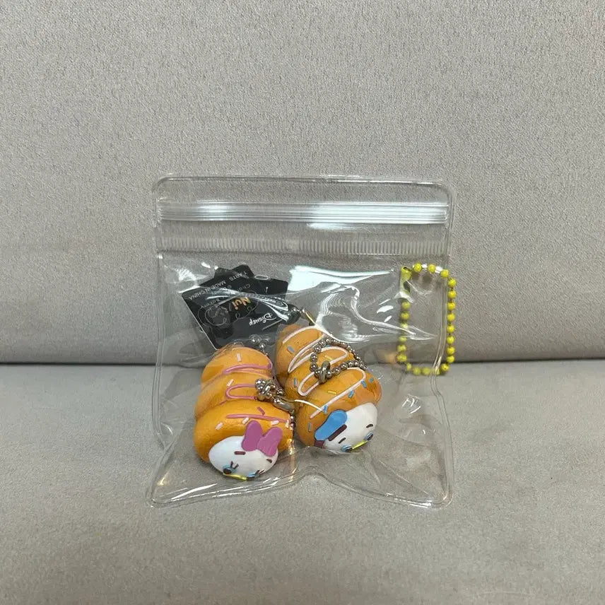 [BUNJANG] Disney Donald Duck Daisy Duck Cream Bread Gacha Keyring Set / 디즈니 도날드덕 데이지덕 크림빵 가챠 키링 세트