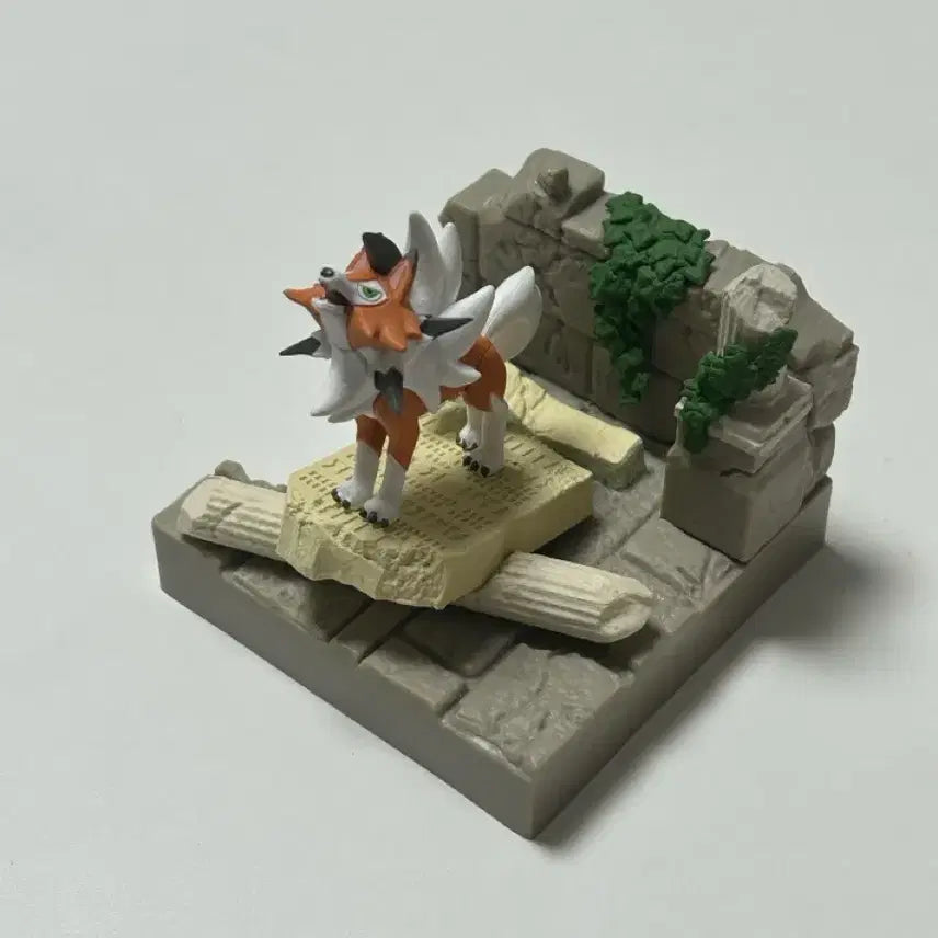 [BUNJANG] Pokemon Lycanroc Ruins Diorama Figure / 포켓몬 루가루암 피규어 고성의 유적 디오라마