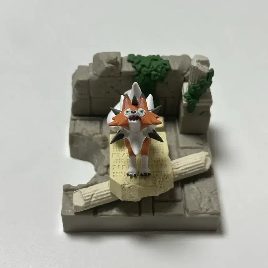 [BUNJANG] Pokemon Lycanroc Ruins Diorama Figure / 포켓몬 루가루암 피규어 고성의 유적 디오라마