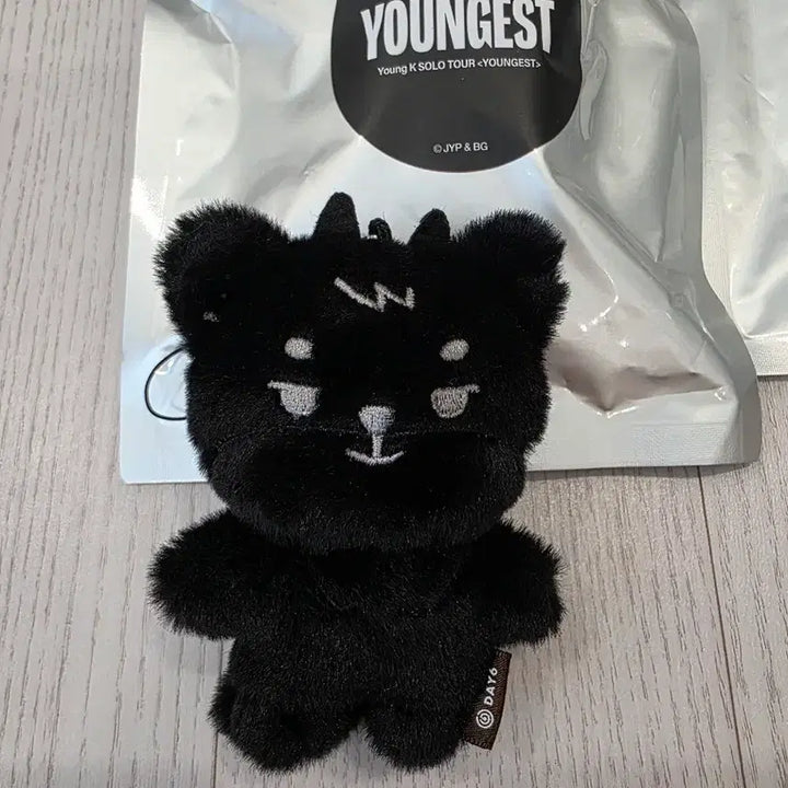 [BUNJANG] Xdinary Heroes X Denimals Secret Mini Plush Keychain Young K / 데니멀즈 케 시크릿 미니플러시 키링 영기스트 영케이 굿즈 쁘멀 악마케
