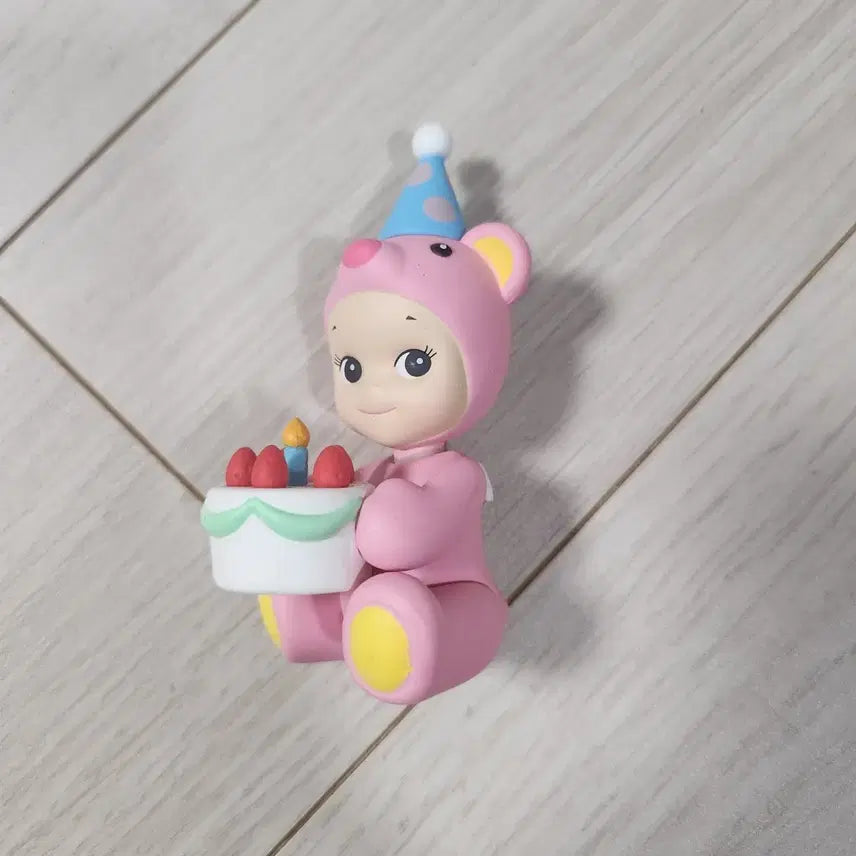 [BUNJANG] Sonny Angel Birthday Gift Series Pink Bear Figure / 소니엔젤 버스데이 기프트 시리즈 핑크 베어 곰 생일 케이크 선물
