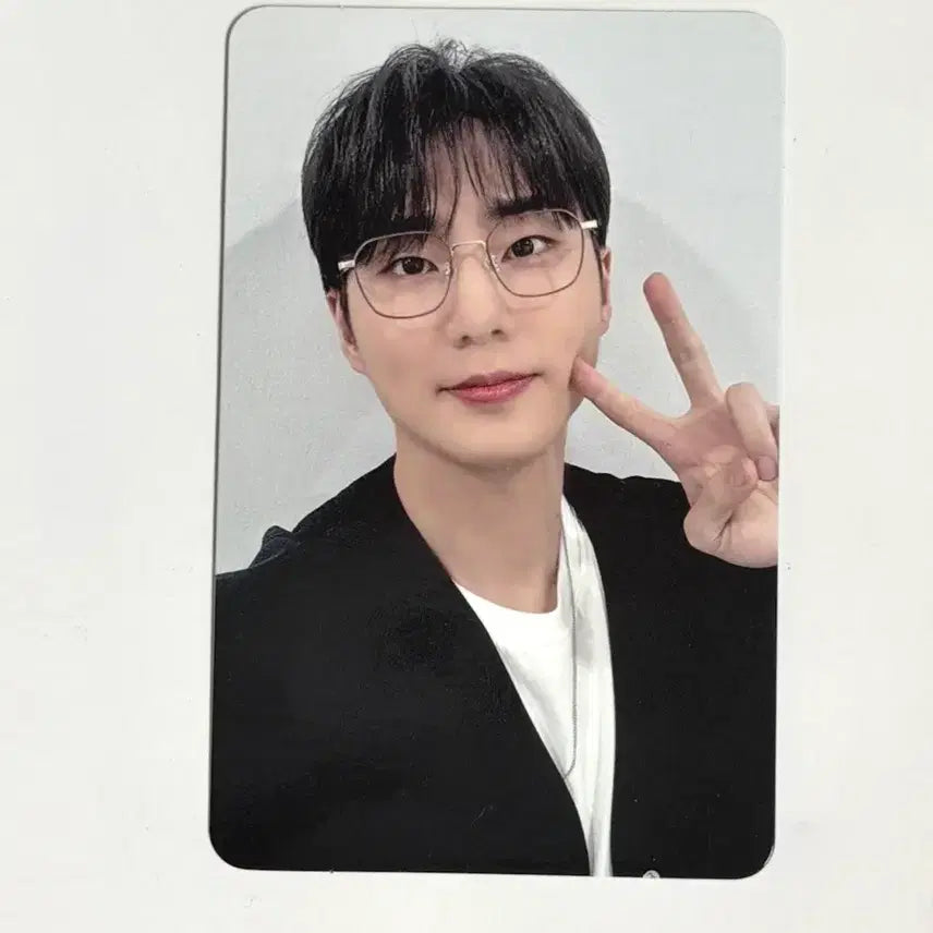[BUNJANG] DAY6 Young K Welshow Concert Cherry Blossom Concert Entrance Photocard / 데이식스 영케이포카 웰쇼콘 벚꽃콘 입장포카 입장기프트