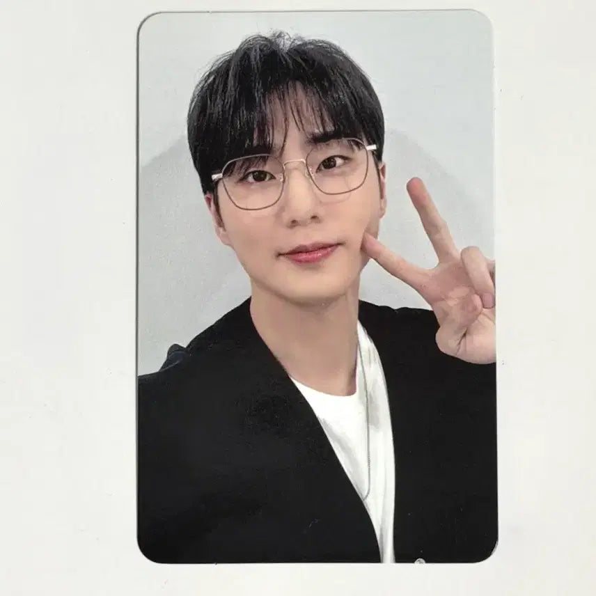 [BUNJANG] DAY6 Young K Welshow Concert Cherry Blossom Concert Entrance Photocard / 데이식스 영케이포카 웰쇼콘 벚꽃콘 입장포카 입장기프트