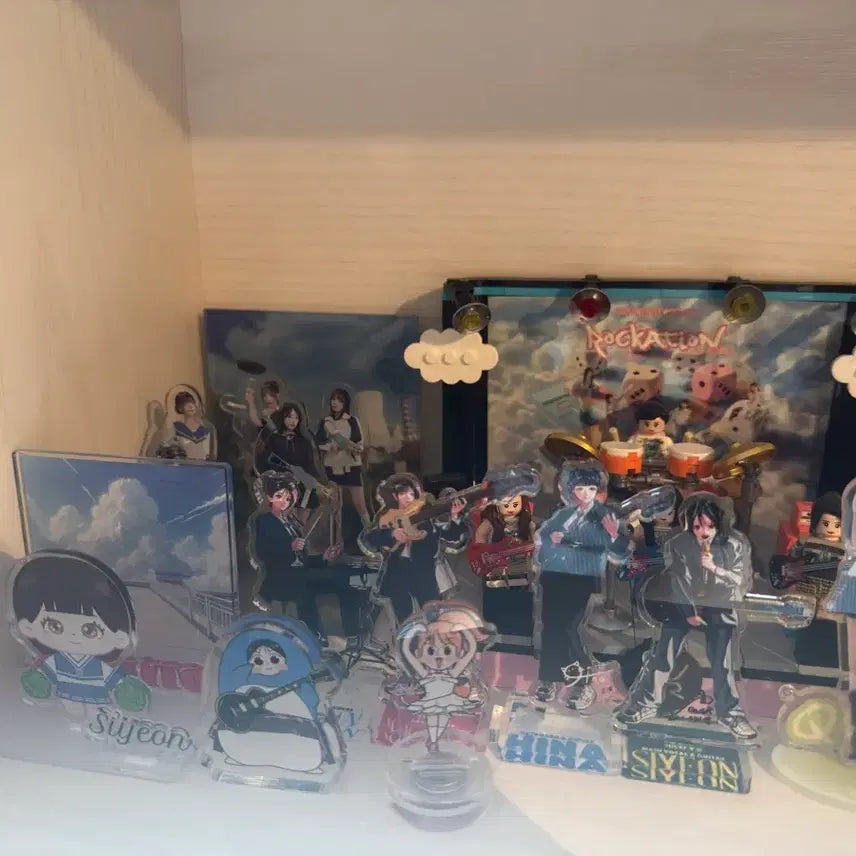 [BUNJANG] QWER Acrylic Stand &amp; Diorama Bundle Set / QWER 각종 아크릴 스탠드, 디오라마 일괄 판매