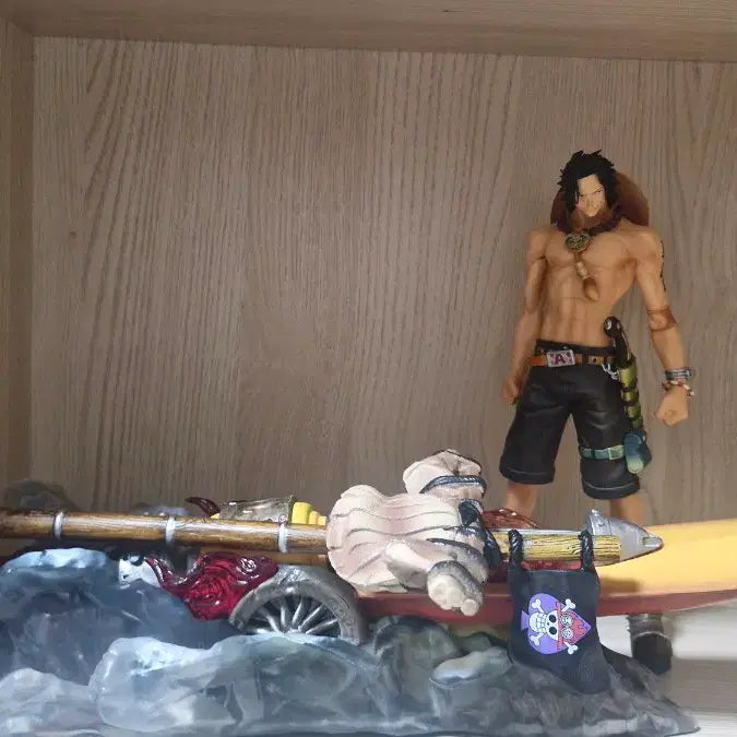 [BUNJANG] One Piece Ace - Fire Fist "Flame Dragon" - Figure Base (LED Included) / 급처) 원피스 에이스 화력배 피규어 판매합니다