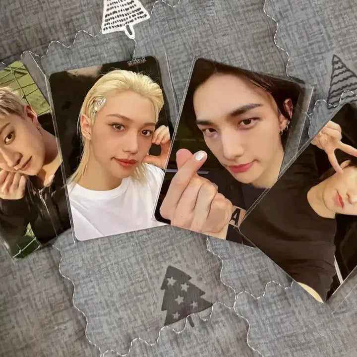 [BUNJANG] Stray Kids Aladdin POB Felix, Han, Chan, Hyunjin Photocard Set / 스트레이키즈 알라딘특전 포카(필릭스,한,찬,현진)