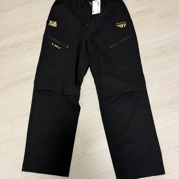 [BUNJANG] T1 2025 Worlds Trousers Size M / 2025 T1 티원 월즈 바지 m 사이즈(새상품)