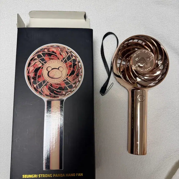 [BUNJANG] BIGBANG Seungri Strong Panda Hand Fan Rose Gold / 빅뱅 승리 스트롱 팬더 핸드 선풍기 손풍기 로즈골드